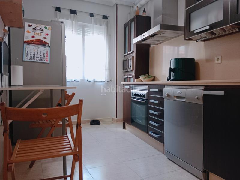 Foto cb93c196-8cb6-4c24-b721-f921c40fa712. Casa a calle cabezabellosa 7 a Miralvalle - Av. Virgen del Puerto - La Data Plasencia