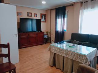 Casa a Calle cabezabellosa 7. Venta de vivienda con garaje en plasencia