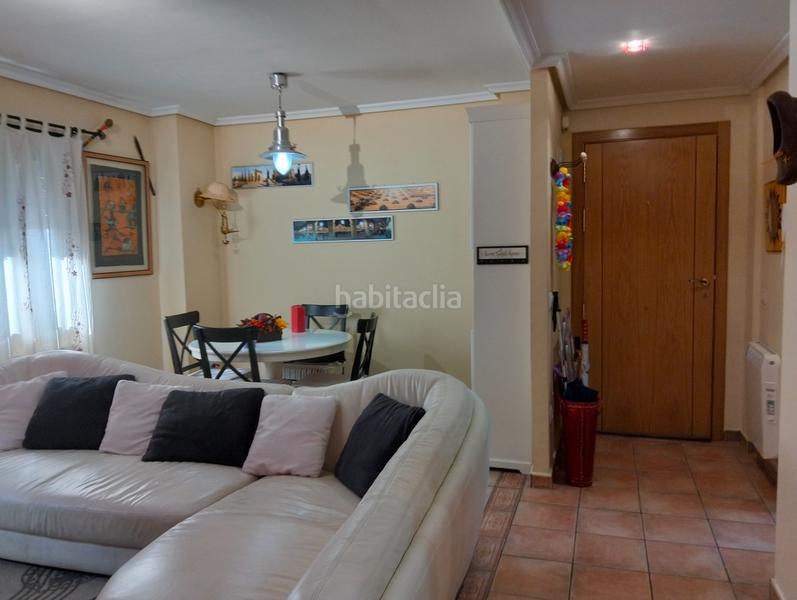 Foto cb9b2615-47d4-4f39-88cc-74d6026afbf2. Apartament a calle concordia 5 a Candelario