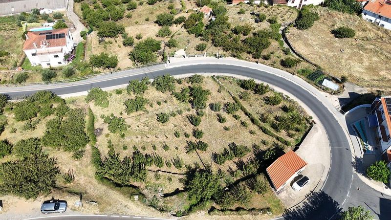 Foto f06f6ed7-d4b4-409c-84a2-8dce9251318e. Terreny residencial a paseo naranjos 116 a Valdastillas