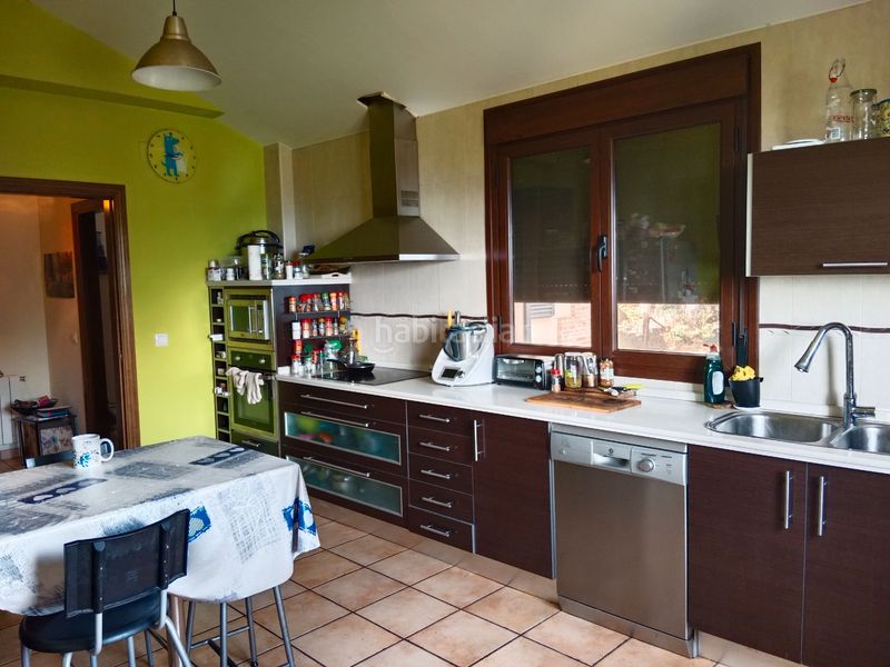 Foto d0e4cdfa-6adf-488d-8ab4-3f9e27403812. Chalet dans calle gabriel y galán 13 dans Torremenga