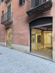 Lloguer Local Comercial  Carrer nou. Local cèntric a vic  de lloguer