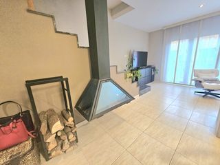 Casa in Estadi-Santa Anna. Novetat casa amb jardí a vic