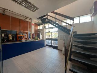 Fabrikhalle  Calle pozo nieve. Nave industrial con doble entrada