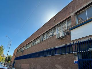 Fabrikhalle  Calle pozo nieve. Nave industrial con doble entrada