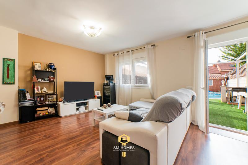 Foto b4643729-126b-4a37-83da-483702323d04. Chalet con riscaldamento parcheggio piscina in Mejorada del Campo
