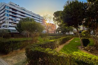 Etagenwohnung in Avenida de la Aviación