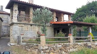 Casa a Barbadás. 98.000 casa barbadas 2 dormitorios y terreno