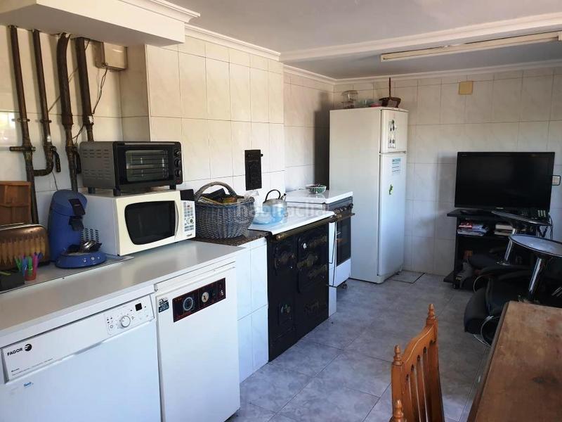 Foto 28d83877-ba7c-491b-b37c-926637f33fc7. Casa amb calefacció aparcament piscina a Coles