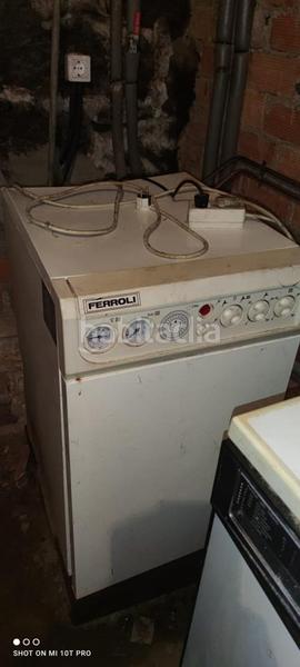 Foto 096f0dc8-8a19-45f0-a2b5-f273a6aef2cd. Casa 60.000 casa con terreno en os peares en Peroxa (A)