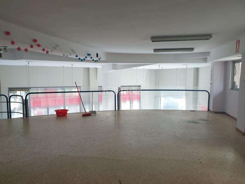 Foto dada8e1a-edf4-456f-bdf4-0421fe50ad08. Alquiler local comercial 225m2 local centro orense fachada 30ml en Ourense