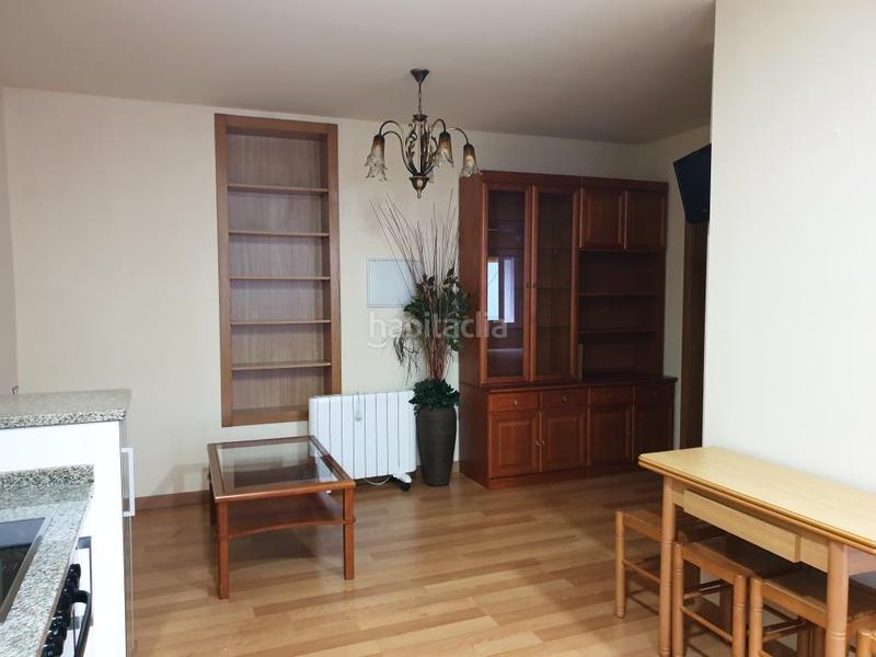 Foto 25f6cb25-a3ee-4574-9ad7-97d6ccdcfacf. Alquiler piso 425 lof1 dor, wifi, calef. park. todos gast. incluidos rivela en Coles