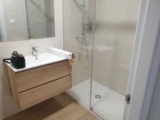 Location Appartement  Rúa cardenal quevedo 5i (san lázaro). 01julio 700 piso p. san lazaro 3 dor sin muebles 5iz