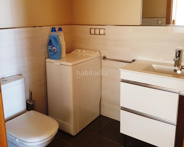 Foto 68216129-749d-4d24-bfd7-161352b12ea8. Location loft avec chauffage parking dans Coles