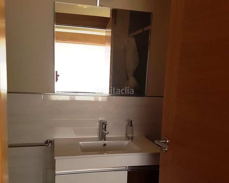 Foto a6319936-0a4c-44ee-b5fa-8d4acb43c2f3. Location loft avec chauffage parking dans Coles