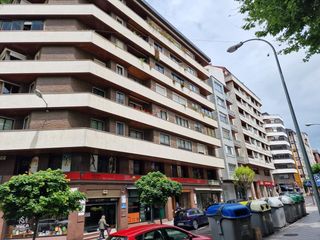 Lloguer Pis a Centro. 01.julio 795 piso 2wc, 3dor, garaje plaza de las mercedes av bue
