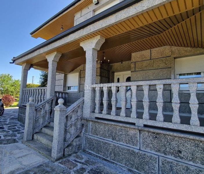 Foto 0b90a618-a124-449c-ad35-9b33978c0a80. Casa 565.000 chalet con finca de 3.000m2 bus ayto en Ourense