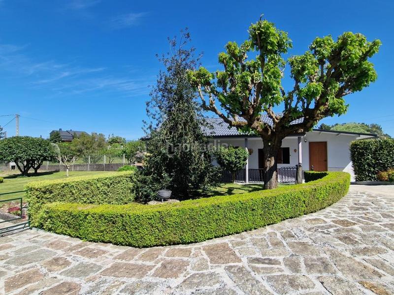 Foto 7df4ffd9-7403-4889-9529-4159b8c39b61. Casa 565.000 chalet con finca de 3.000m2 bus ayto en Ourense