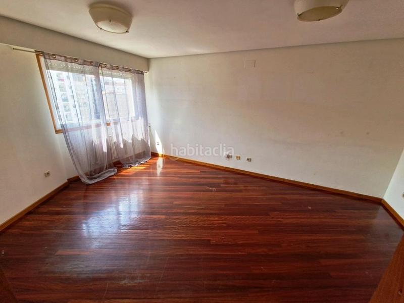Foto 28bb6076-2a37-4bd8-a12f-bd8129fa16f2. Location appartement avec chauffage parking dans Centro Ourense
