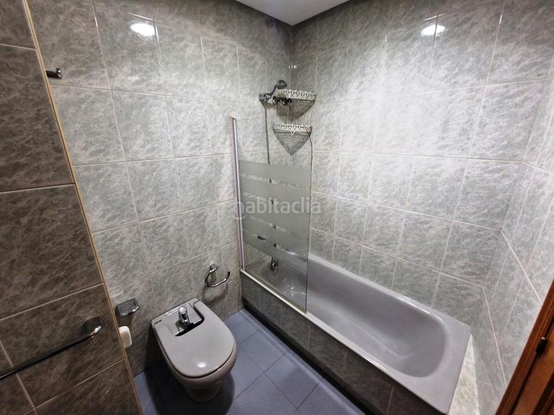 Foto 3c245c4e-2bdf-4781-88c0-cb43142ffd51. Location appartement avec chauffage parking dans Centro Ourense