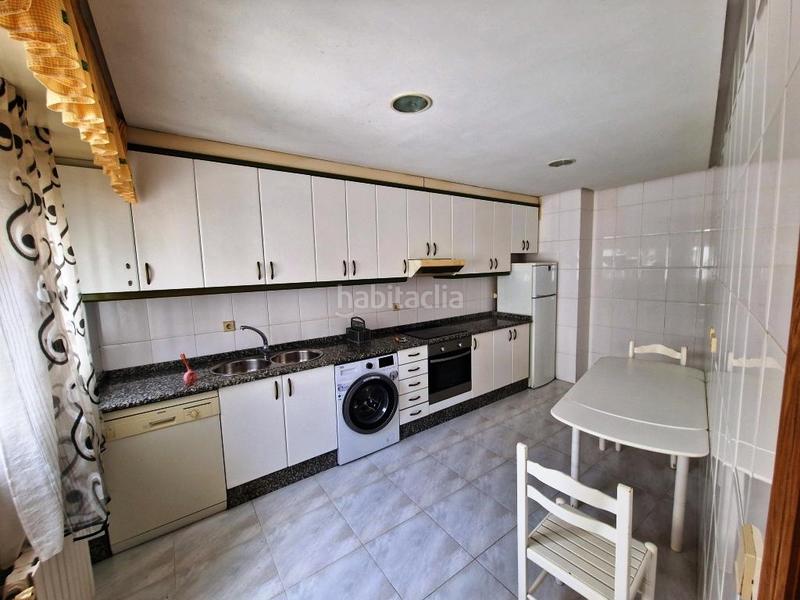 Foto 676dd2f9-b62b-44b6-8066-cf664ae5b2e5. Location appartement avec chauffage parking dans Centro Ourense