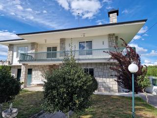 Casa  Sandias. 395.000 chalet con finca de 3.500m2 bus  sandías  ourense