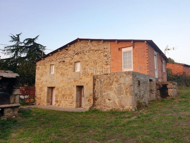 Foto 4dd68e1f-ef68-4edc-bc78-c41a083eebf5. Casa amb aparcament a Peroxa (A)