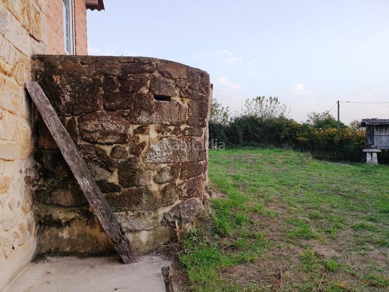 Foto fb8fe28f-df85-4761-bb8d-54b61926e2c9. Casa amb aparcament a Peroxa (A)