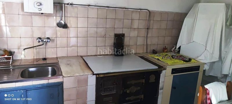 Foto f3743080-c6cd-4016-b1c8-bbadf18c41ae. Masia amb aparcament a Esgos