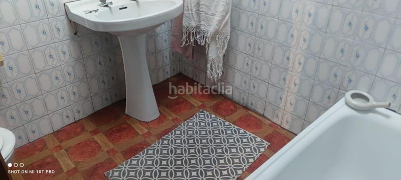 Foto b215a1d3-70d9-498e-931a-d25b527252bc. Masia a Esgos