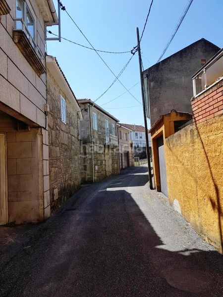 Foto a06b1173-cb7f-44b1-8950-21d31ab2a236. Casa amb aparcament a Ramirás