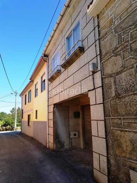 Foto b7af820b-4d12-4144-83b1-933ad99ba1b0. Casa amb aparcament a Ramirás