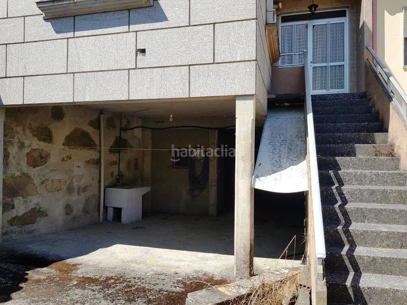 Foto f04b41c6-f1e7-49e5-a2fb-3bbf5385ce51. Casa amb aparcament a Ramirás