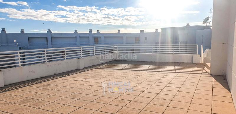 Foto 87b71baf-0fd0-477f-9961-963d60775fe9. Ático en avinguda pere molas 11 en esta terraza te sentirás como un rey en Salou