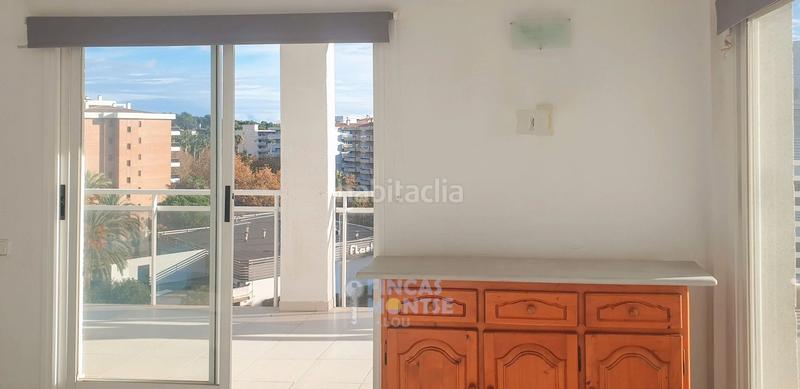 Foto e7034c57-c8cc-46dc-bfda-2f1d7b315004. Ático en avinguda pere molas 11 en esta terraza te sentirás como un rey en Salou