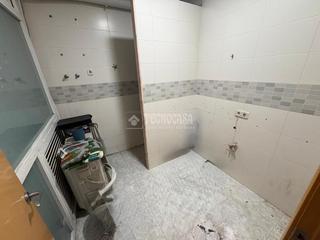 Local commercial à El Besòs. Local comercial en venta en sant adrià de besòs