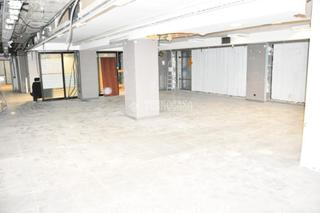 Business premise in La Verneda - La Pau