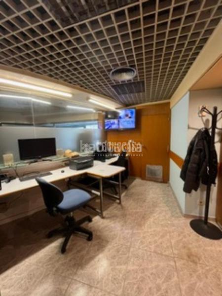 Foto d8fb85c6-a2e1-4765-960d-fc28af4bec18. Local comercial a La Verneda - La Pau Barcelona