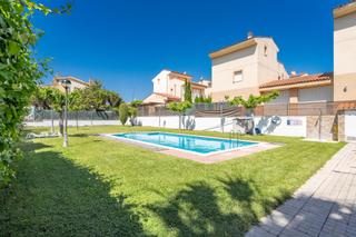 Semi detached house  De farena