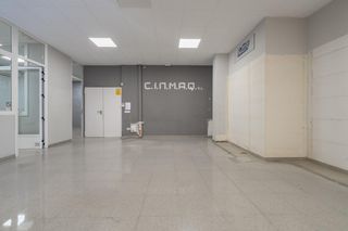 Locale commerciale  D'extremadura. Local comercial de 400 m con almacén junto al puerto de cambrils