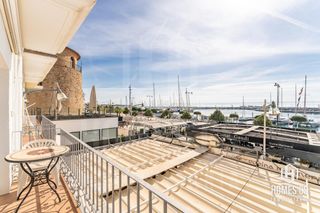 Apartament  De catalunya. Piso señorial de 200 m en primera línea del puerto de cambrils,