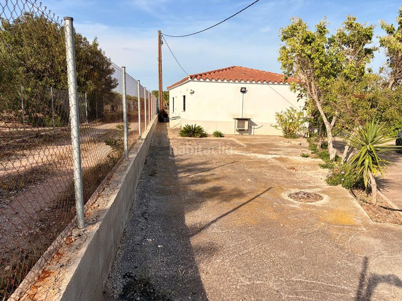 Foto 1596b691-4618-48b0-b3e6-08b3f31d8a6f. Masia amb calefacció aparcament a Platja de Mont-roig Mont-roig del Camp