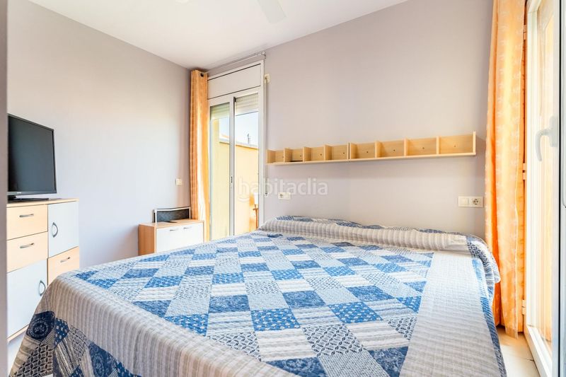 Foto a655de74-dea6-450c-917d-8ed93e3bbbd9. Casa adossada amb calefacció piscina a Centre Miami Platja