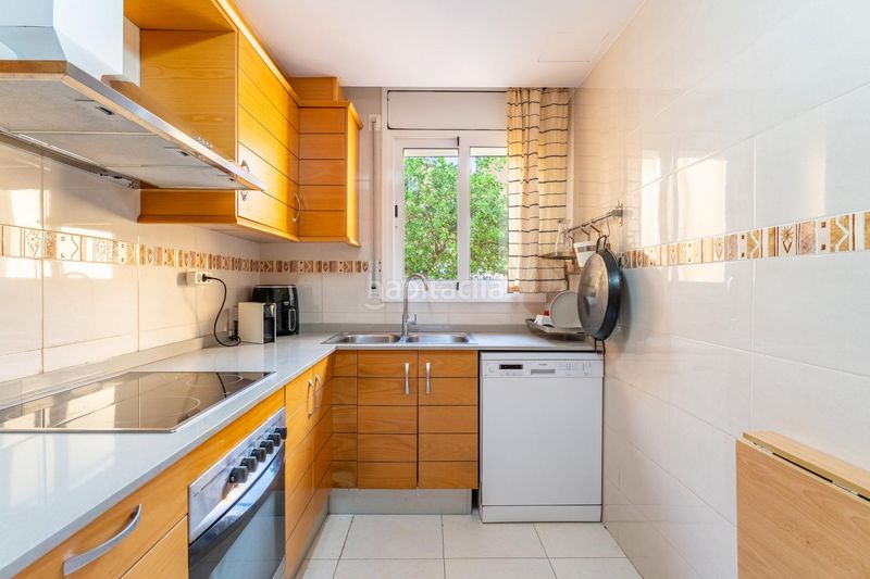 Foto cb315a21-ee72-4847-a306-0c927ba0fe61. Casa adossada amb calefacció piscina a Centre Miami Platja