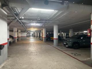 Aparcament cotxe a Carrer de frederic mompou 5. Garaje en venta en sant martí