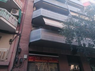 Local commercial à Carrer del dos de maig 202. ¡oportunidad única! local en venta en dos de maig