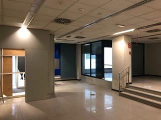 Local commercial  Rambla de volart. Local comercial de 136m2