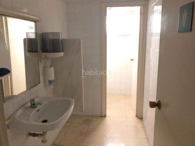 Foto e54a11b3-3f4a-430e-9199-26af1e348417. Location local commercial dans carrer de viladrosa 62 dans Barcelona