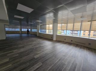 Miete Büro in Gran via de carles iii 94. Oficina en alquiler 375m2 en el emblemático edificio trade, barc