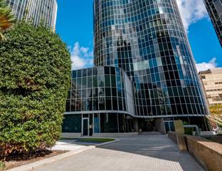 Affitto Ufficio in Gran via de carles iii 94. Oficina en alquiler 379 m2 en el emblemático edificio trade, bar